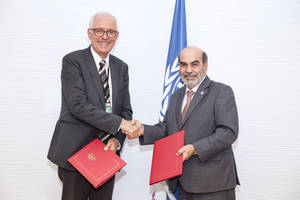 FAO Director-General José Graziano da Silva and Norway’s Ambassador to FAO, Inge Nordang, at the signature event today.