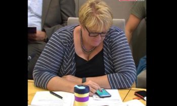 Norwegian-politician-caught-playing-Pokemon-Go-during-Parliament-hearing