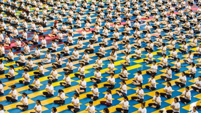 You can almost feel the quiet and calm in this photo of everybody practising their yoga breathing in Zhenjiang, China.
