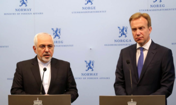 Iranian Foreign Minister Mohammad Javad Zarif (L) and his Norwegian counterpart Boerge Brende attend a joint press conference in Oslo on June 13, 2016.