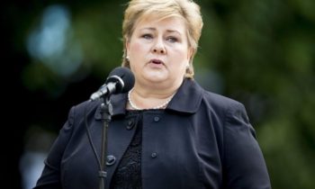 Norwegian premier attempts Pokemon hunt in parliament