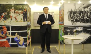 Kazakh Olympic gold medallist visits Norway Ski Museum