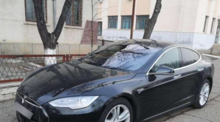 missing eur tesla car listed as wanted vehicle in norway found in iasi
